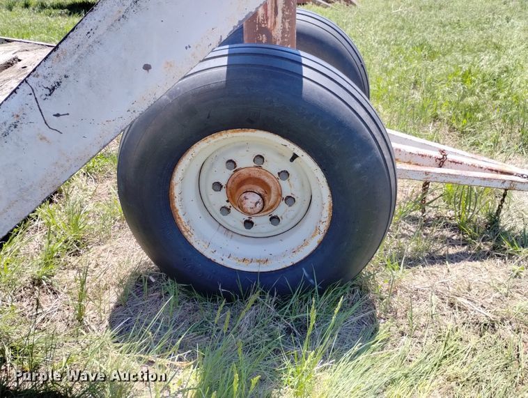 image for item LP9568 Franik MFG LB249  hay trailer