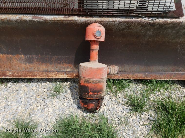 image for item LT9756 Allis-Chalmers HD-5  track loader