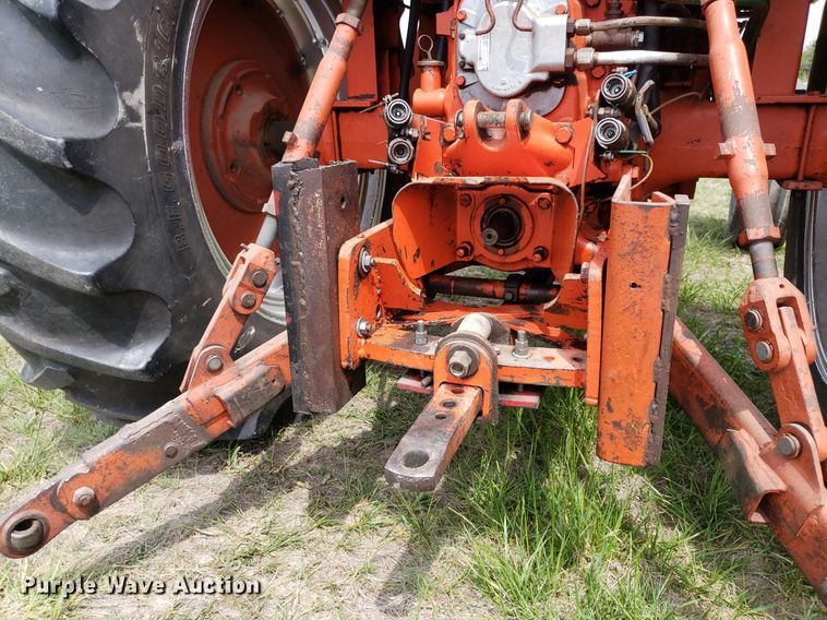 image for item LT9757 1973 Case 1070  tractor