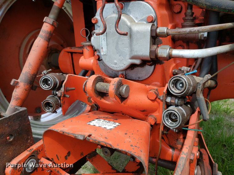 image for item LT9757 1973 Case 1070  tractor