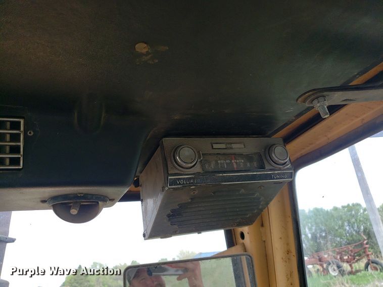 image for item LT9757 1973 Case 1070  tractor