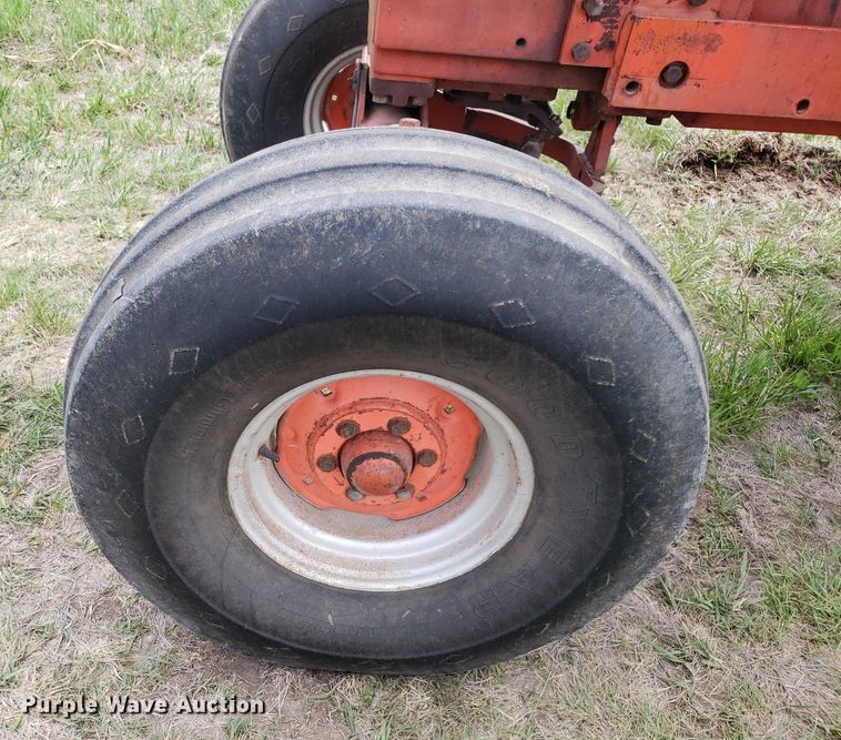 image for item LT9757 1973 Case 1070  tractor