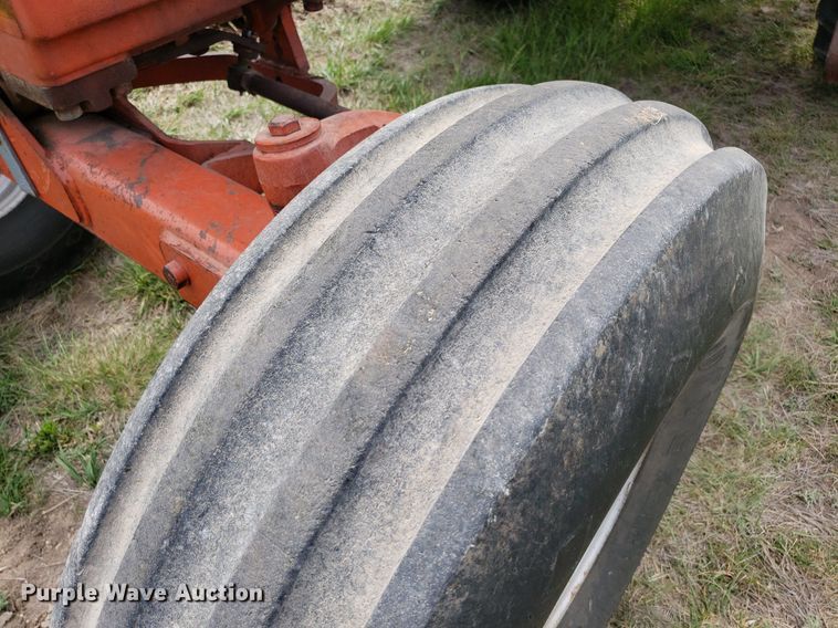 image for item LT9757 1973 Case 1070  tractor