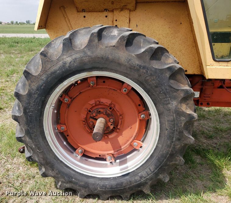 image for item LT9757 1973 Case 1070  tractor