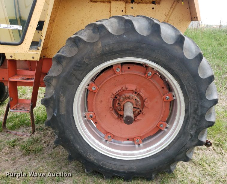 image for item LT9757 1973 Case 1070  tractor