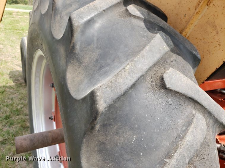 image for item LT9757 1973 Case 1070  tractor