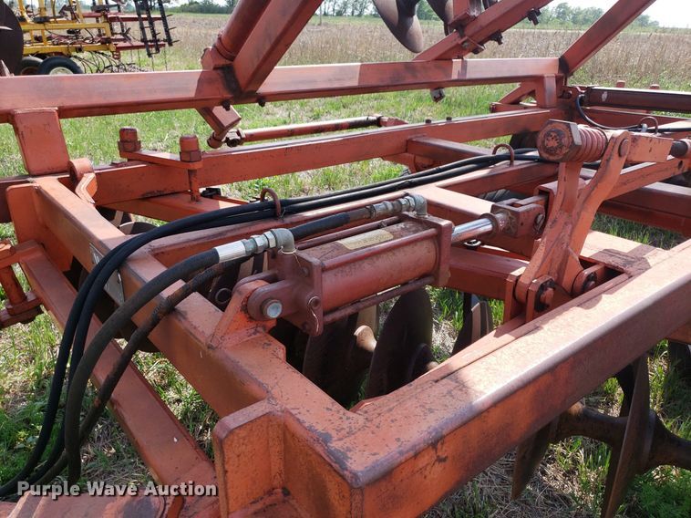 image for item LT9762 Miller  disk