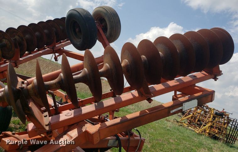 image for item LT9762 Miller  disk