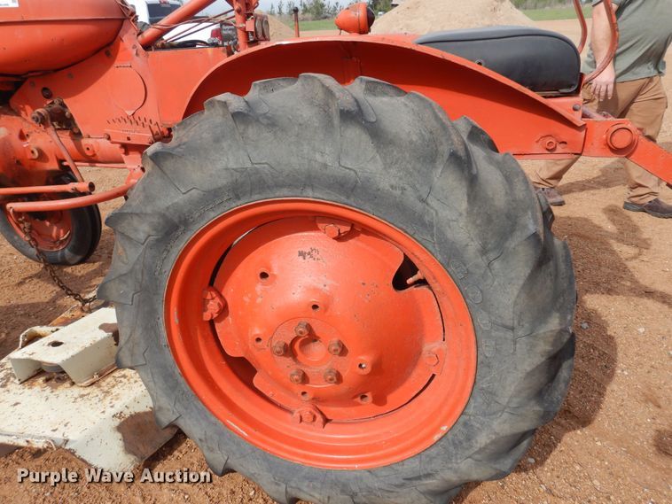 image for item LT9775 1954 Allis Chalmers B  tractor