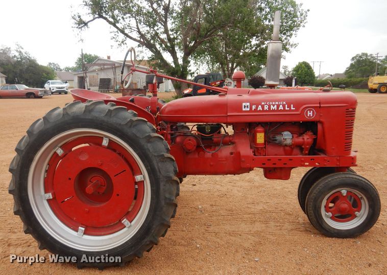 image for item LT9776 1941 Farmall H  tractor