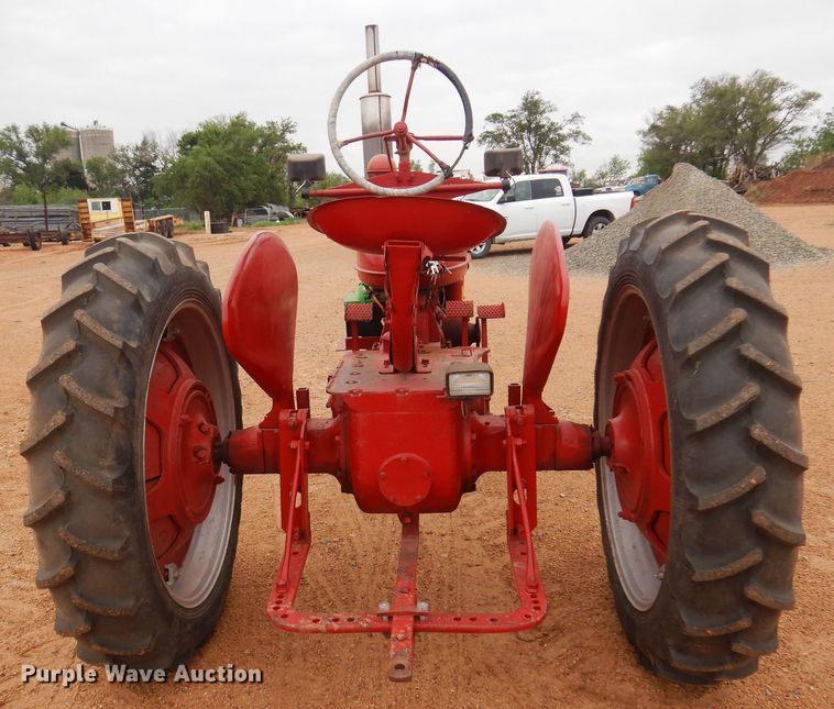 image for item LT9776 1941 Farmall H  tractor