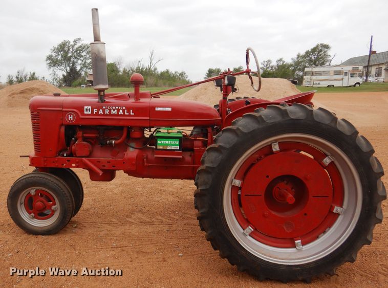 image for item LT9776 1941 Farmall H  tractor