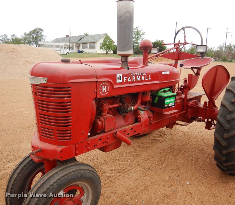 image for item LT9776 1941 Farmall H  tractor