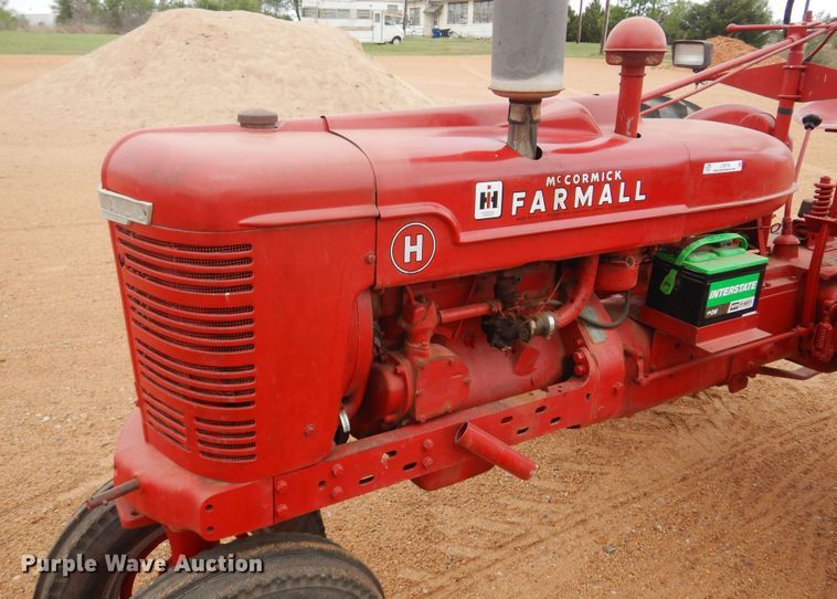 image for item LT9776 1941 Farmall H  tractor