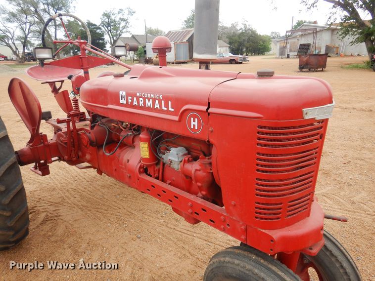 image for item LT9776 1941 Farmall H  tractor