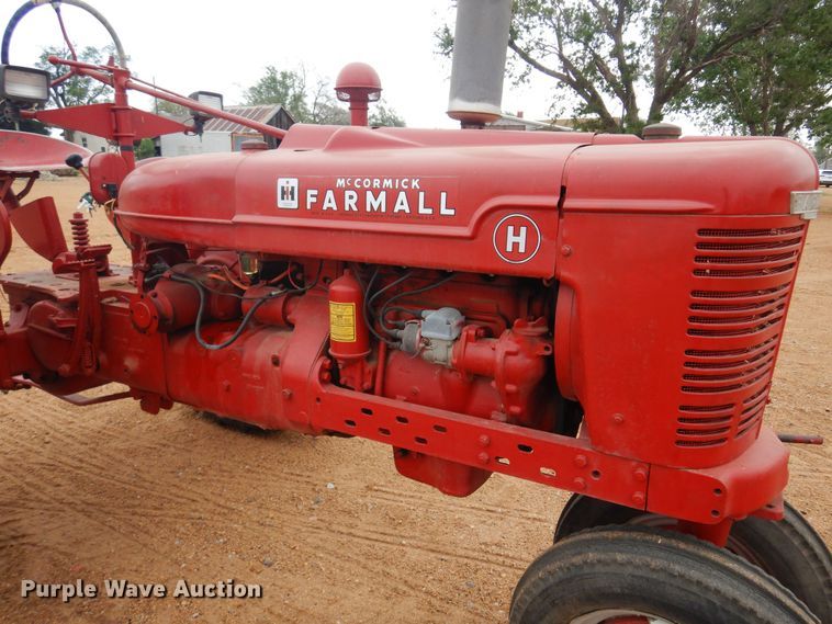 image for item LT9776 1941 Farmall H  tractor