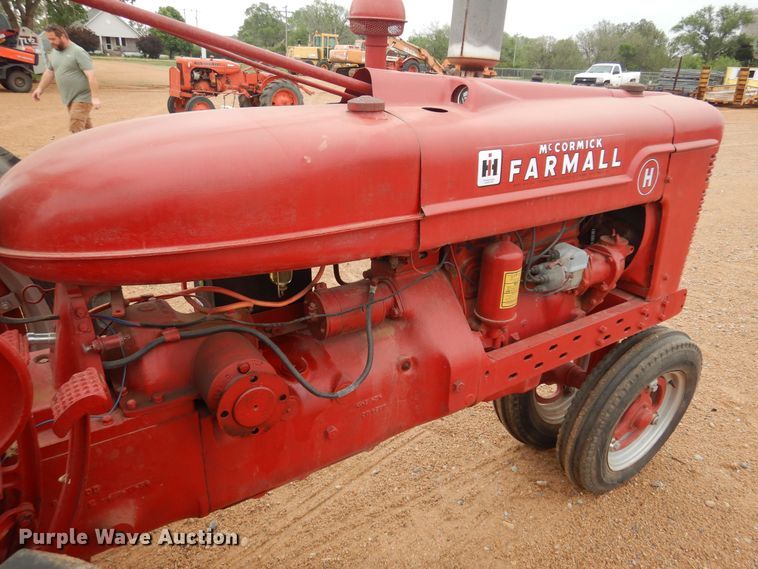 image for item LT9776 1941 Farmall H  tractor