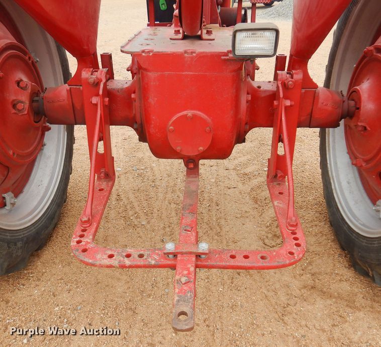image for item LT9776 1941 Farmall H  tractor