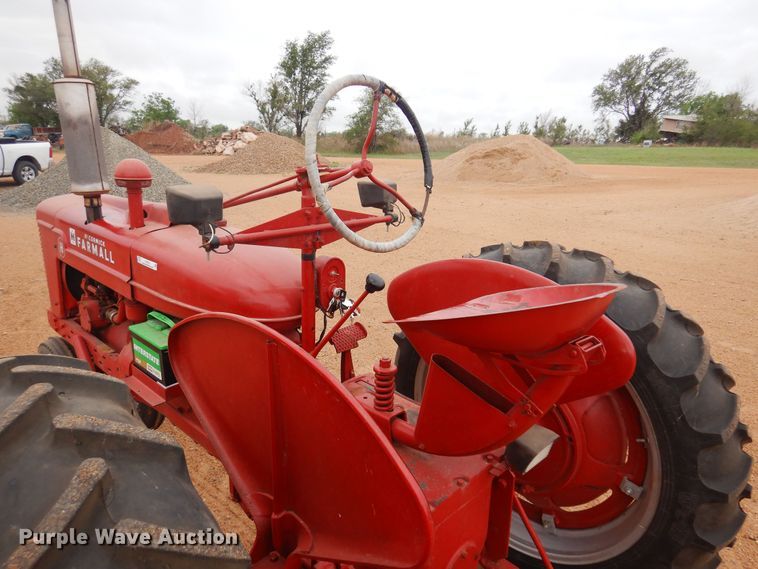 image for item LT9776 1941 Farmall H  tractor