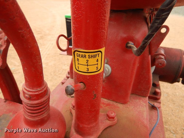 image for item LT9776 1941 Farmall H  tractor