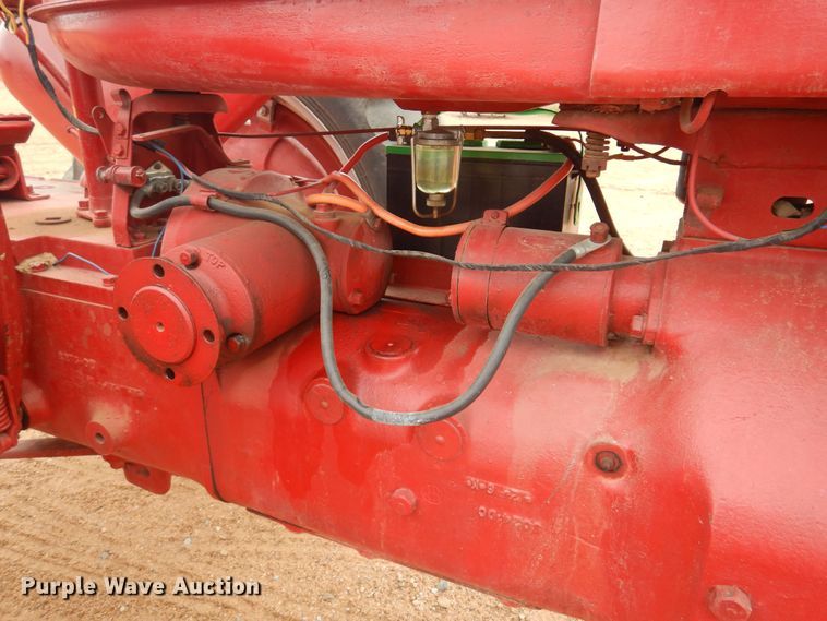 image for item LT9776 1941 Farmall H  tractor