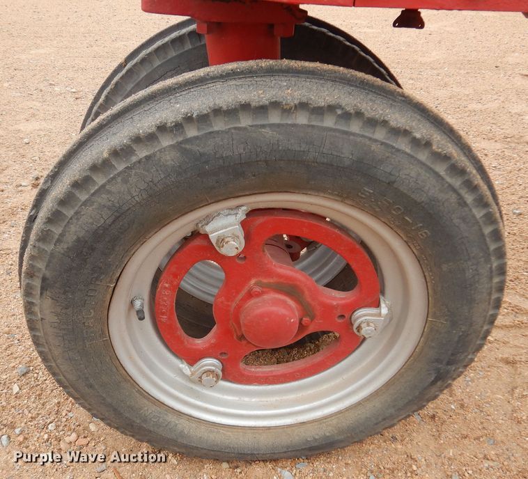 image for item LT9776 1941 Farmall H  tractor