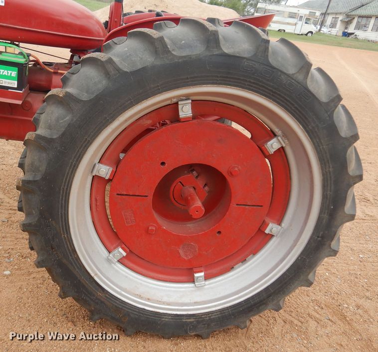 image for item LT9776 1941 Farmall H  tractor