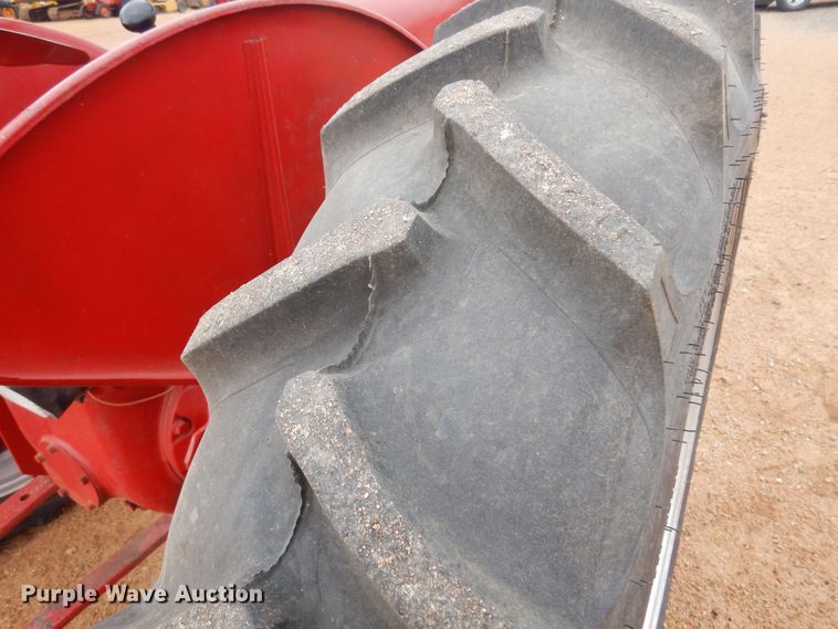 image for item LT9776 1941 Farmall H  tractor