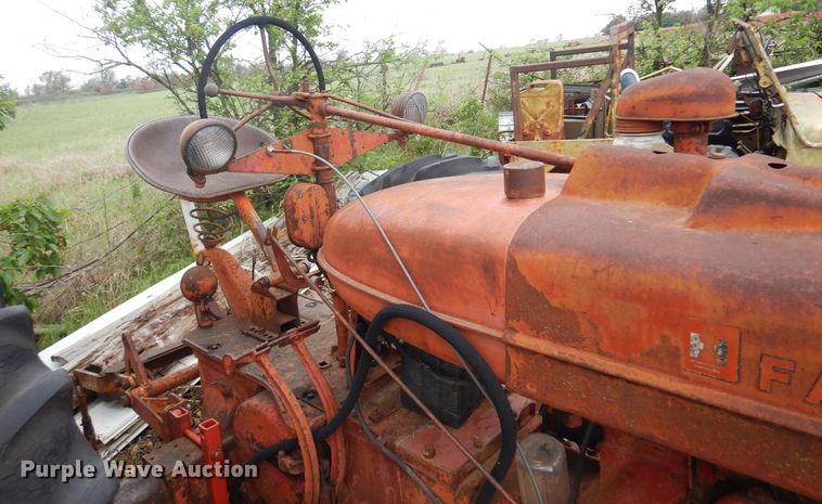 image for item LT9780 1941 Farmall M  tractor