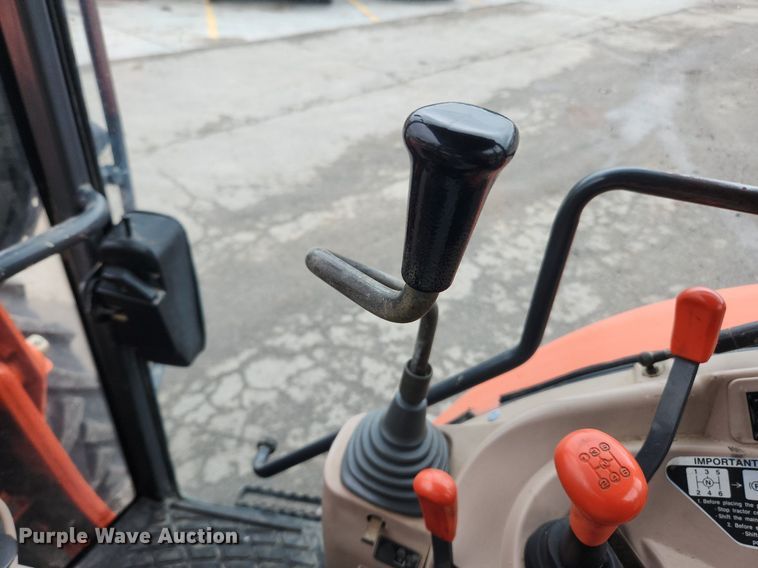 image for item LX9582 Kubota M9540  MFWD tractor