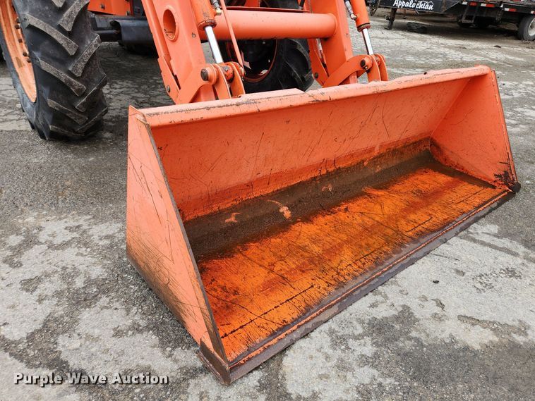 image for item LX9582 Kubota M9540  MFWD tractor