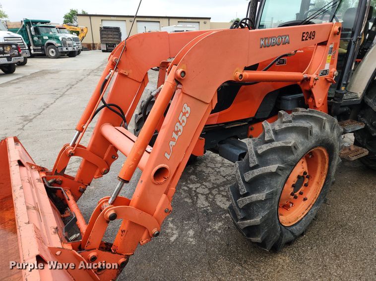 image for item LX9582 Kubota M9540  MFWD tractor