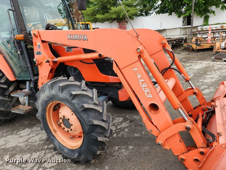 image for item LX9582 Kubota M9540  MFWD tractor
