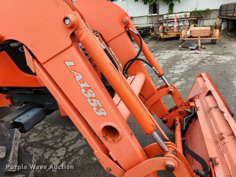 image for item LX9582 Kubota M9540  MFWD tractor