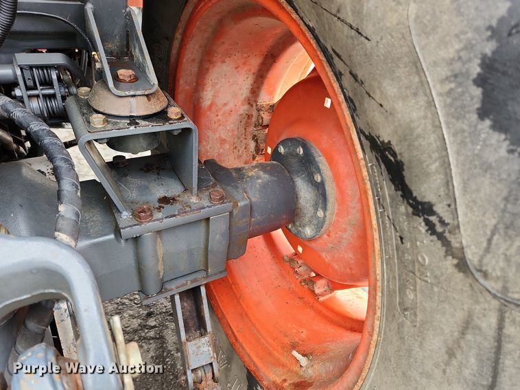 image for item LX9582 Kubota M9540  MFWD tractor