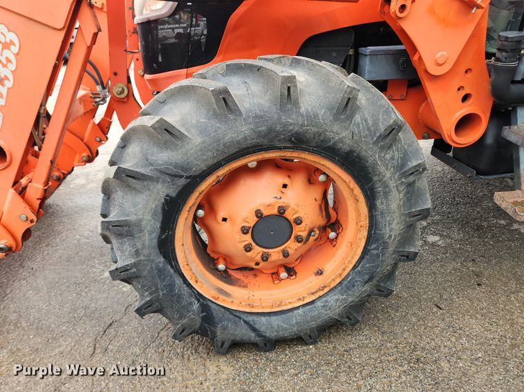 image for item LX9582 Kubota M9540  MFWD tractor