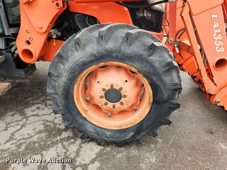 image for item LX9582 Kubota M9540  MFWD tractor