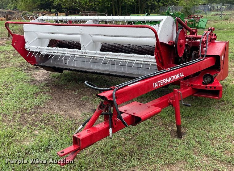 image for item LY9679 International 990  swather / windrower