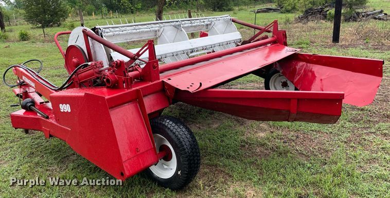 image for item LY9679 International 990  swather / windrower