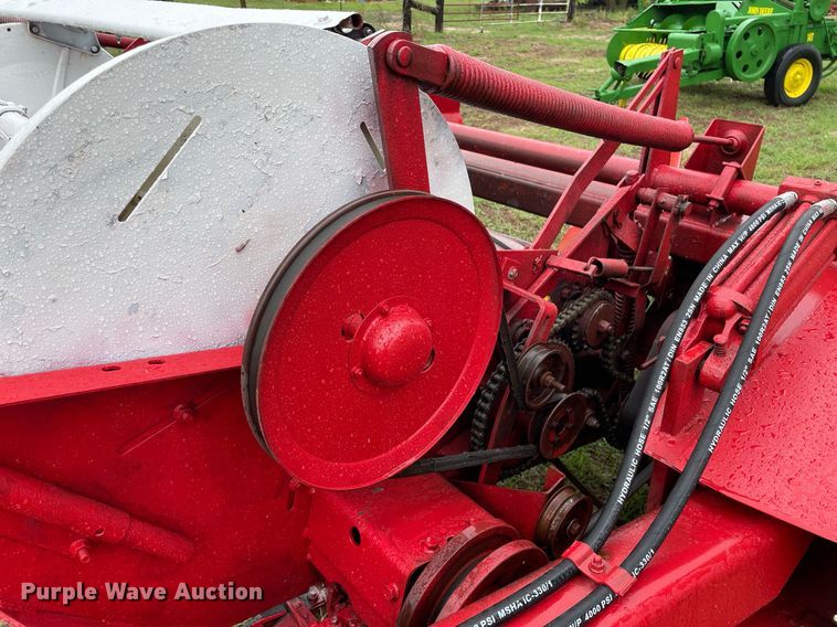 image for item LY9679 International 990  swather / windrower