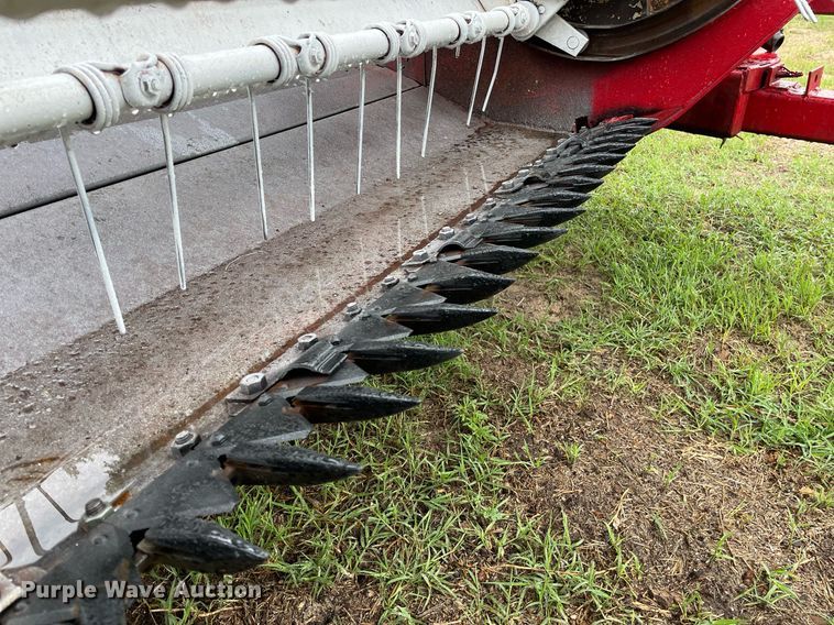 image for item LY9679 International 990  swather / windrower