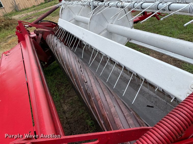 image for item LY9679 International 990  swather / windrower