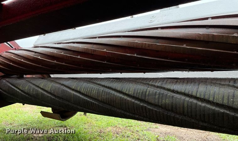 image for item LY9679 International 990  swather / windrower