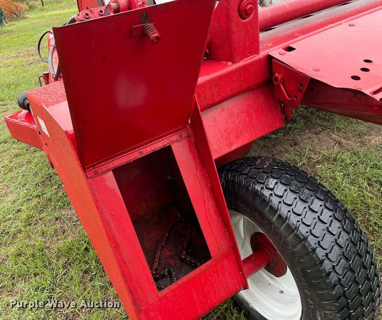 image for item LY9679 International 990  swather / windrower