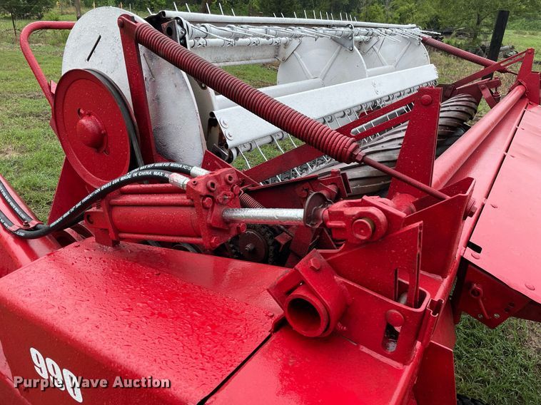 image for item LY9679 International 990  swather / windrower