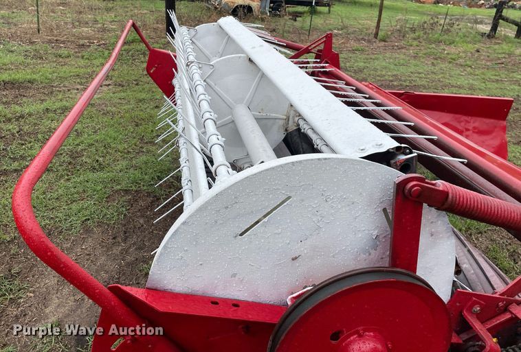 image for item LY9679 International 990  swather / windrower