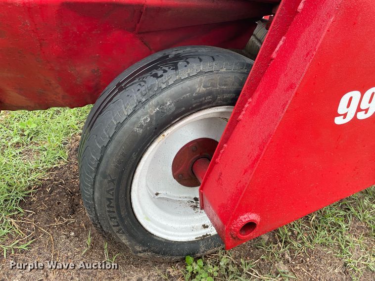 image for item LY9679 International 990  swather / windrower