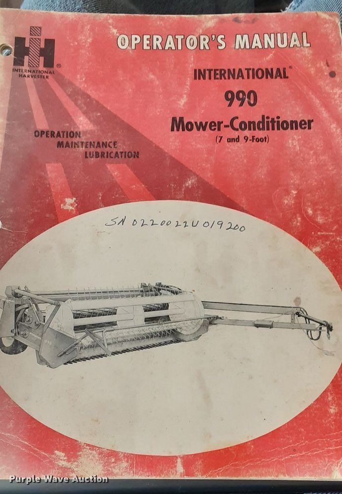 image for item LY9679 International 990  swather / windrower