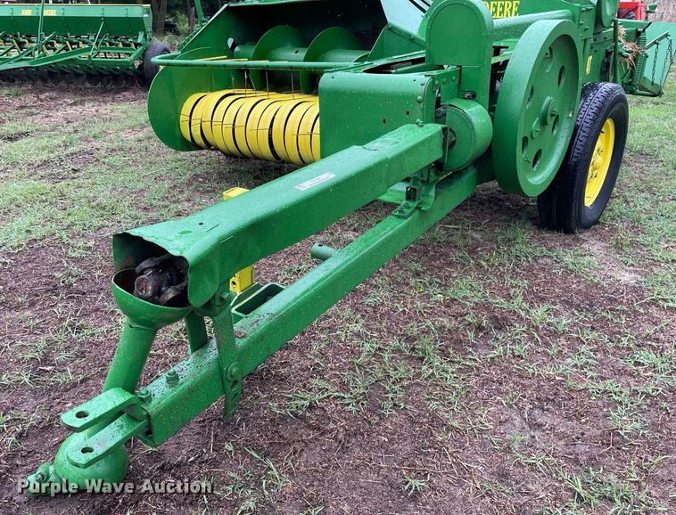 image for item LY9681 John Deere 14T  small square baler