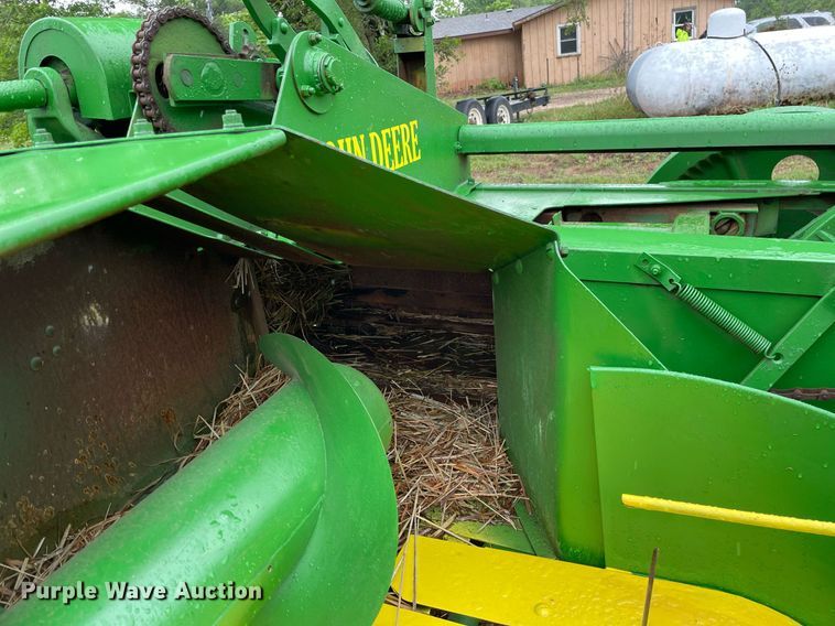 image for item LY9681 John Deere 14T  small square baler